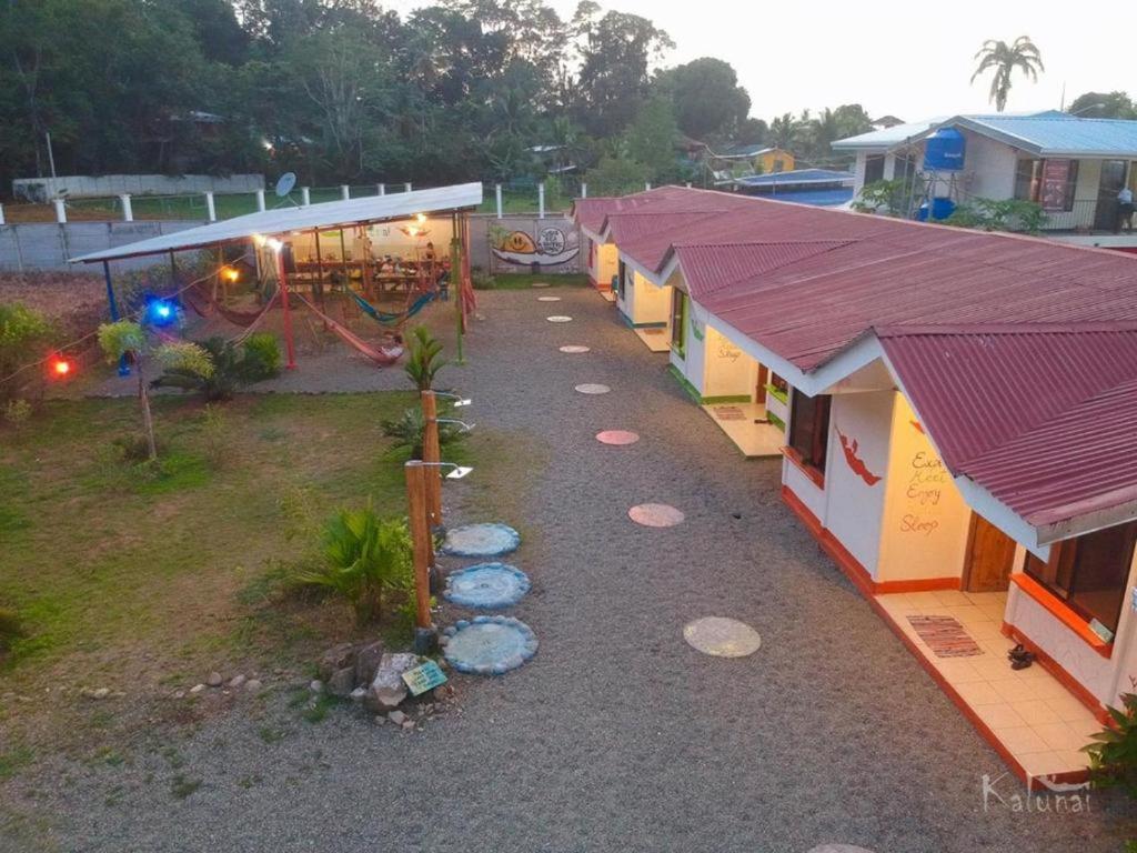 Kalunay Hostel Puerto Viejo de Talamanca Eksteriør bilde
